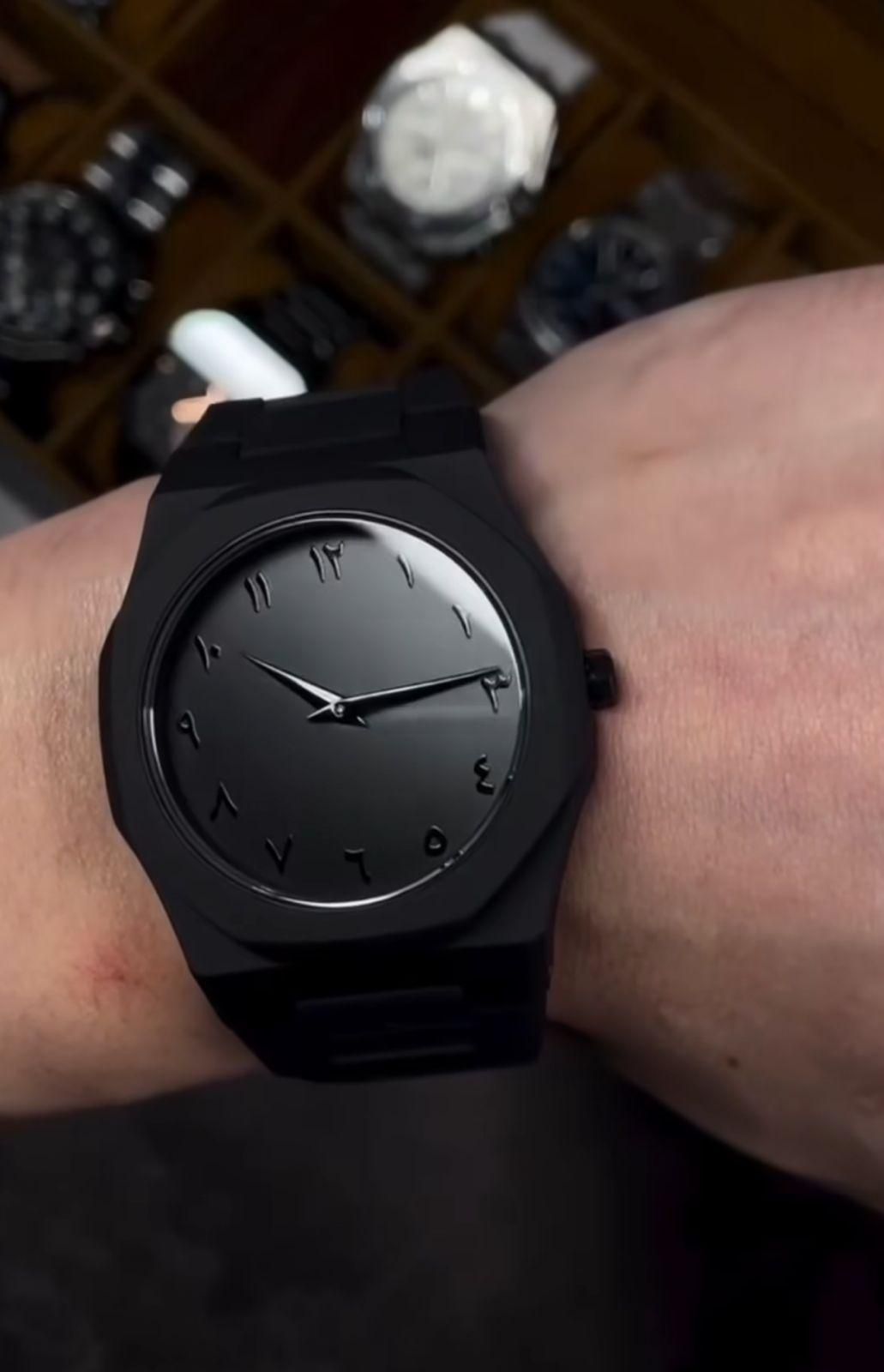 Elegant Black Arabic Dial Analog Watch